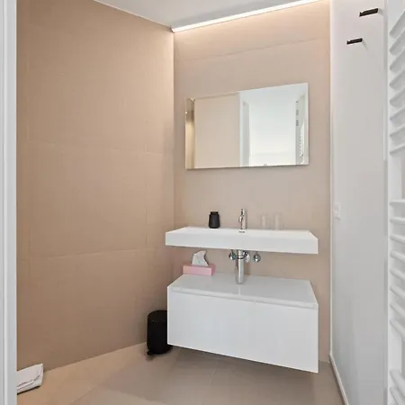 Apartment Luxueus En Smaakvol Prive Sint-idesbald
